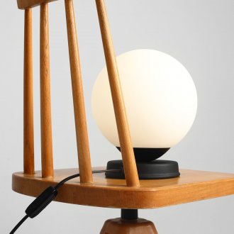 Ball bordslampa