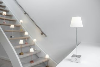 Gil bordslampa LED vit/krom